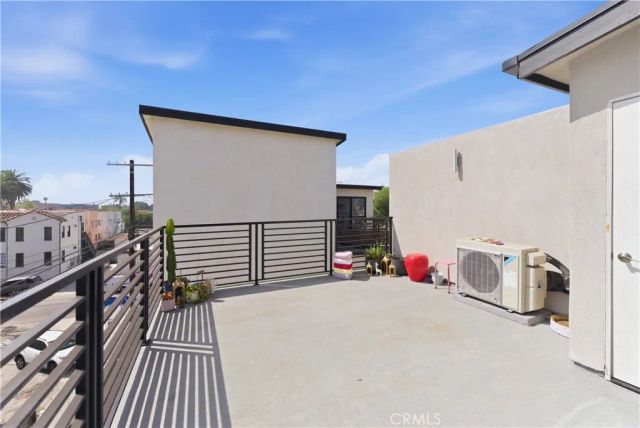 5075 Pickford, Los Angeles, CA 90019