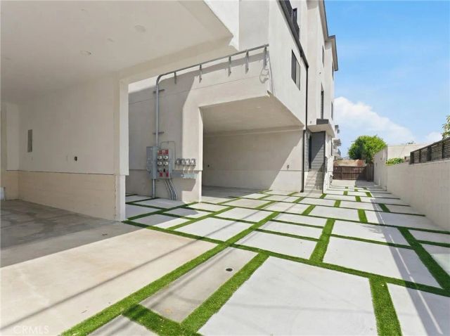 5075 Pickford, Los Angeles, CA 90019