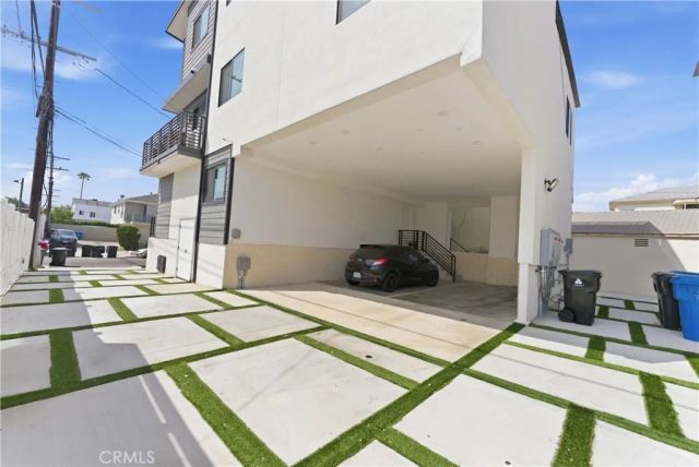 5075 Pickford, Los Angeles, CA 90019