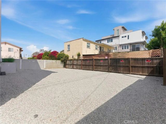 5075 Pickford, Los Angeles, CA 90019