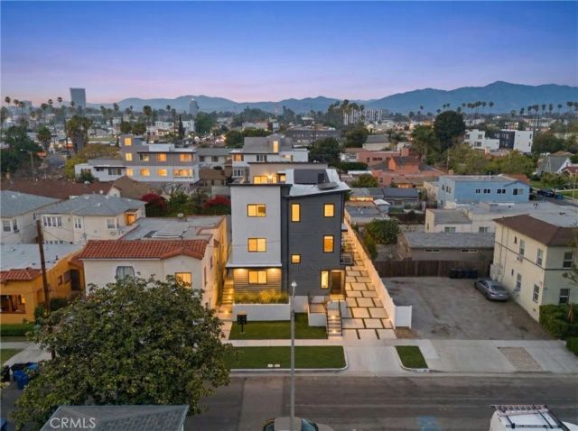 5075 Pickford, Los Angeles, CA 90019