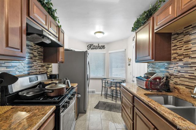 14844 Inkster Road, Redford Charter Township, MI 48239