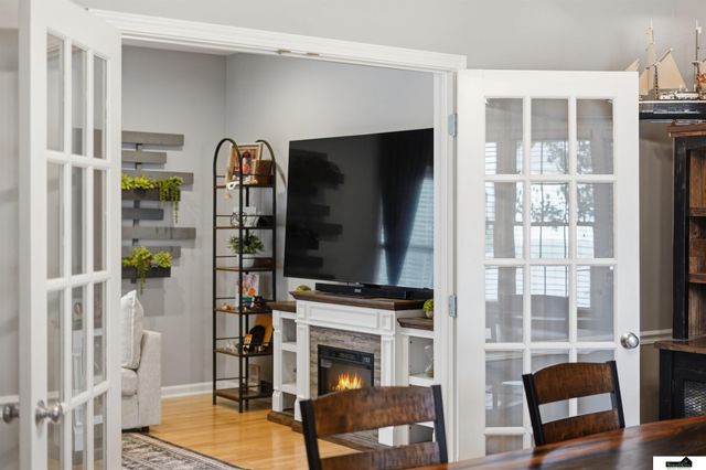 7919 Cheney Ridge Road, Lincoln, NE 68516