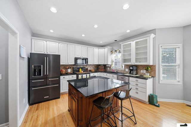 7919 Cheney Ridge Road, Lincoln, NE 68516