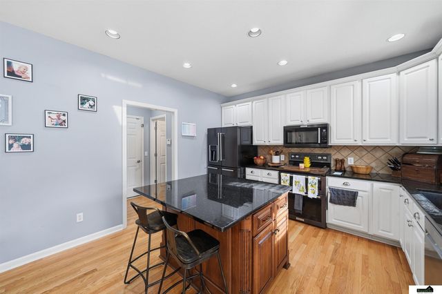 7919 Cheney Ridge Road, Lincoln, NE 68516