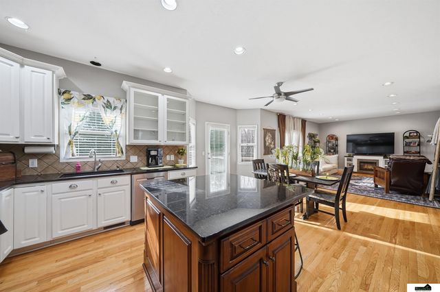 7919 Cheney Ridge Road, Lincoln, NE 68516