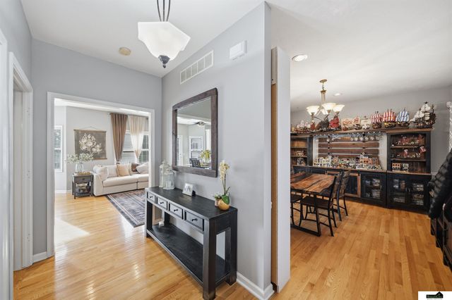 7919 Cheney Ridge Road, Lincoln, NE 68516