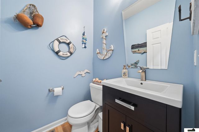 7919 Cheney Ridge Road, Lincoln, NE 68516