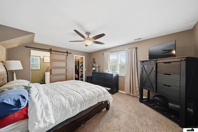 7919 Cheney Ridge Road, Lincoln, NE 68516