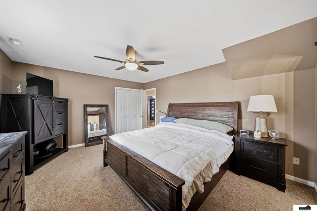 7919 Cheney Ridge Road, Lincoln, NE 68516