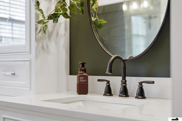 7919 Cheney Ridge Road, Lincoln, NE 68516