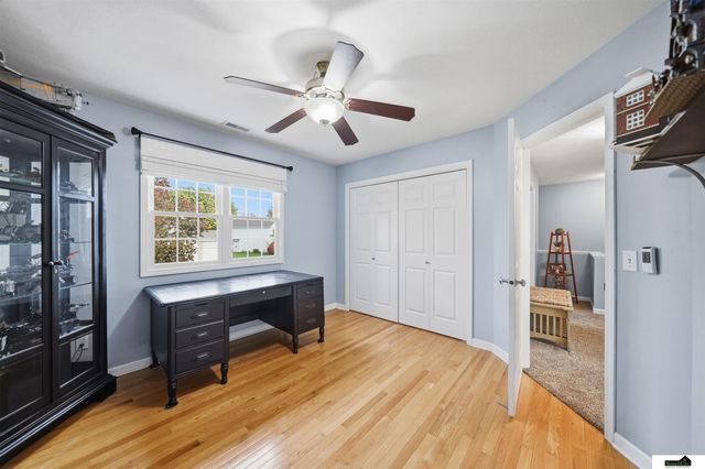 7919 Cheney Ridge Road, Lincoln, NE 68516