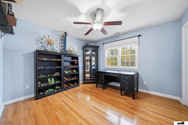 7919 Cheney Ridge Road, Lincoln, NE 68516