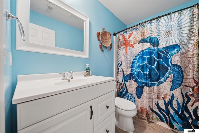 7919 Cheney Ridge Road, Lincoln, NE 68516