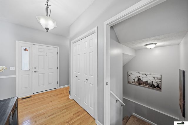 7919 Cheney Ridge Road, Lincoln, NE 68516