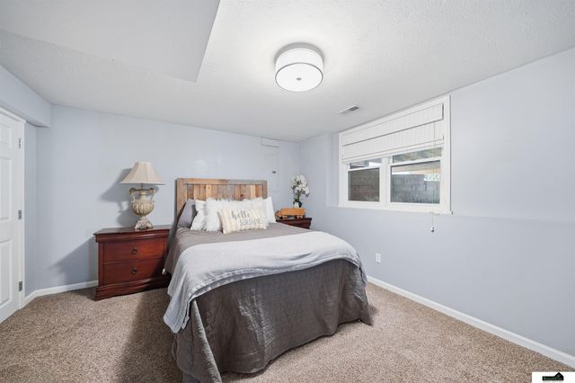 7919 Cheney Ridge Road, Lincoln, NE 68516