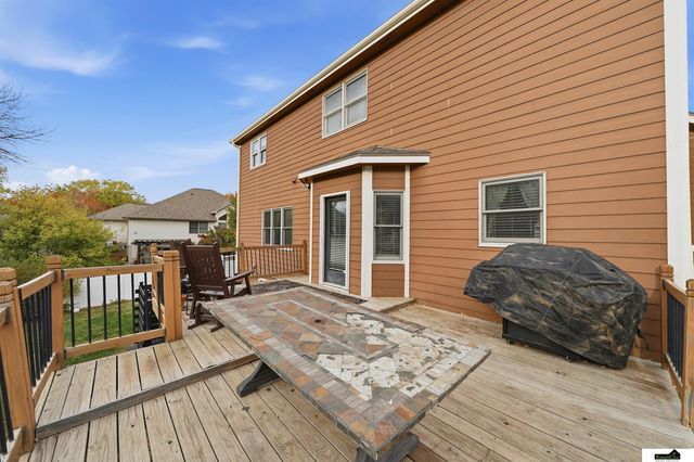 7919 Cheney Ridge Road, Lincoln, NE 68516