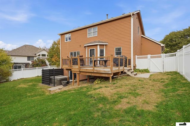 7919 Cheney Ridge Road, Lincoln, NE 68516