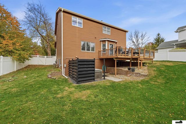 7919 Cheney Ridge Road, Lincoln, NE 68516