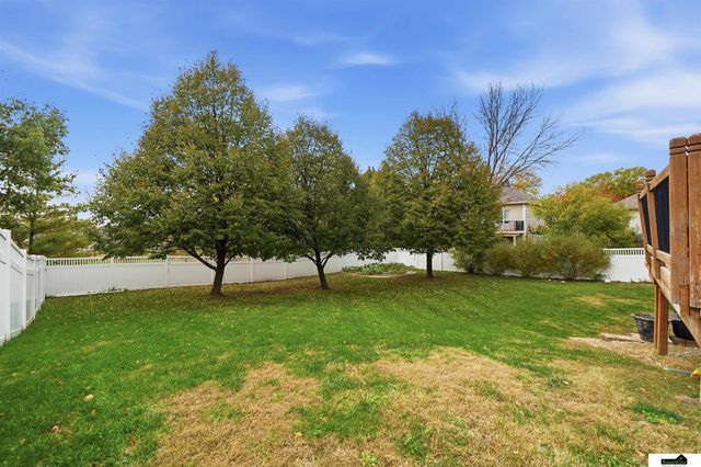 7919 Cheney Ridge Road, Lincoln, NE 68516