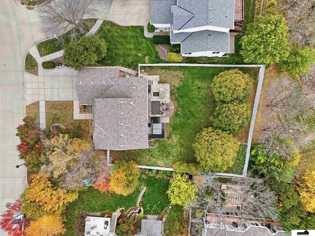 7919 Cheney Ridge Road, Lincoln, NE 68516