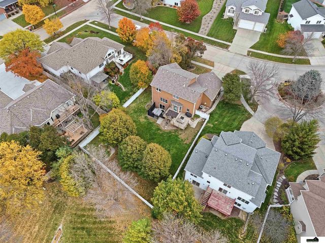 7919 Cheney Ridge Road, Lincoln, NE 68516