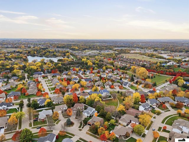 7919 Cheney Ridge Road, Lincoln, NE 68516