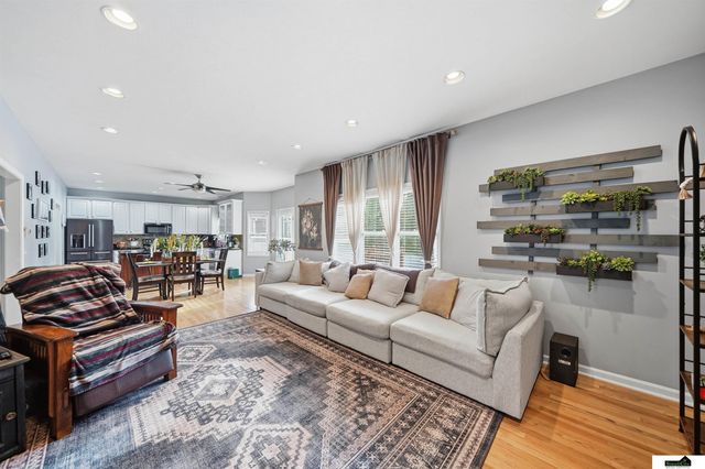 7919 Cheney Ridge Road, Lincoln, NE 68516