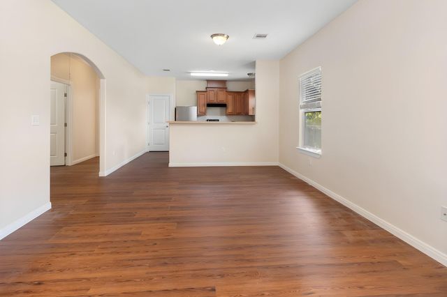203 3rd Street N, Texas City, TX 77590