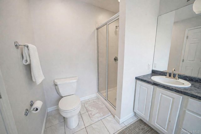 19 Lindsey Place, Holbrook, NY 11741