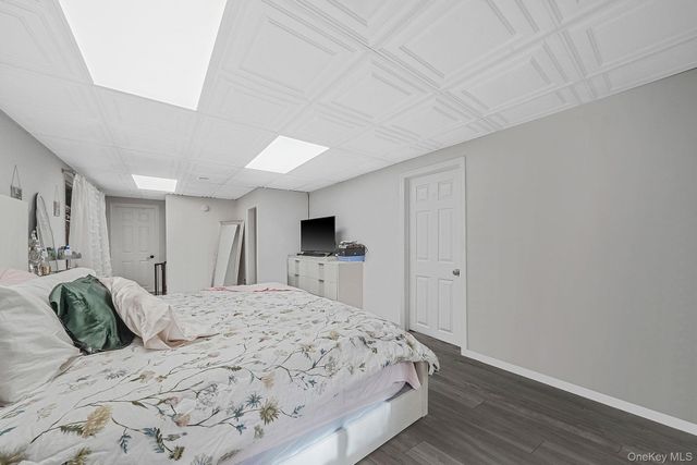 19 Lindsey Place, Holbrook, NY 11741