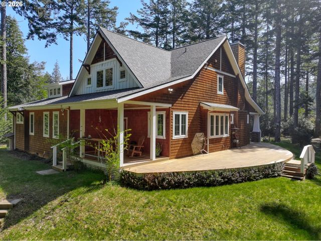 41900 PARK Rd, Port Orford, OR 97465