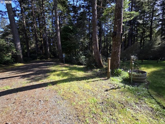 41900 PARK Rd, Port Orford, OR 97465