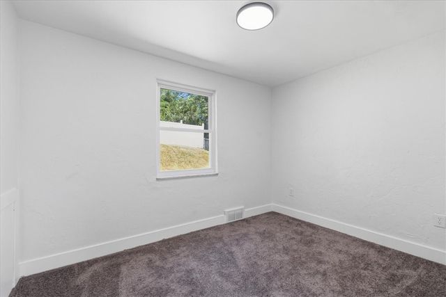1653 Durbin St, West End, PA 15205
