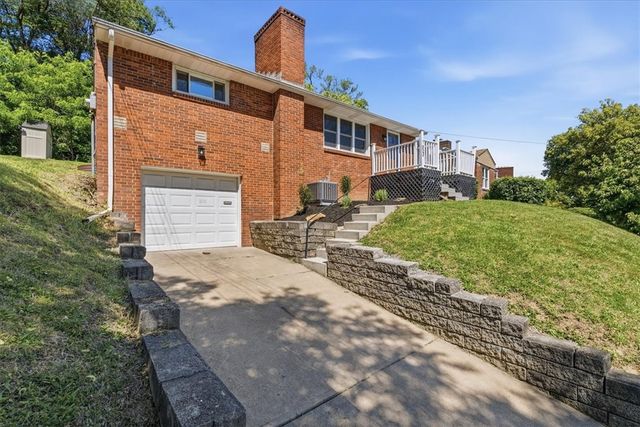 1653 Durbin St, West End, PA 15205