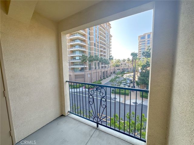 2414 Watermarke, Irvine, CA 92612