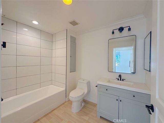 2414 Watermarke, Irvine, CA 92612