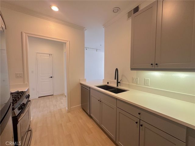 2414 Watermarke, Irvine, CA 92612