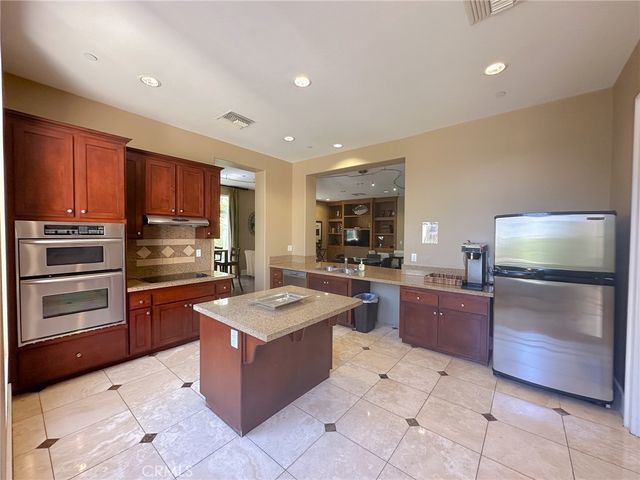 2414 Watermarke, Irvine, CA 92612