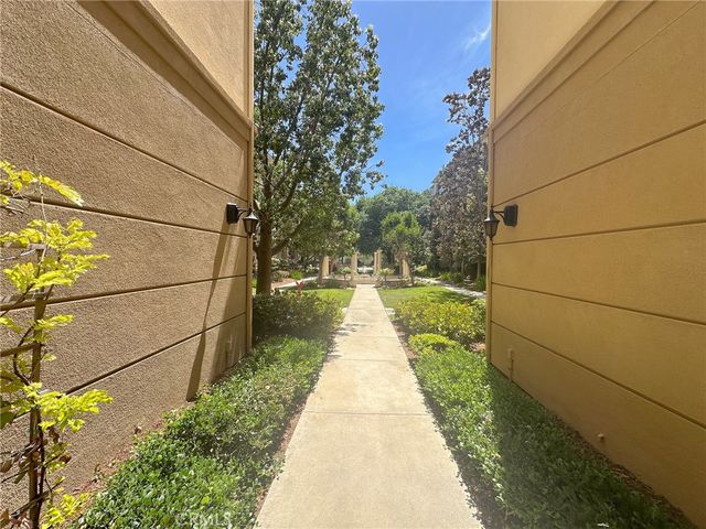 2414 Watermarke, Irvine, CA 92612