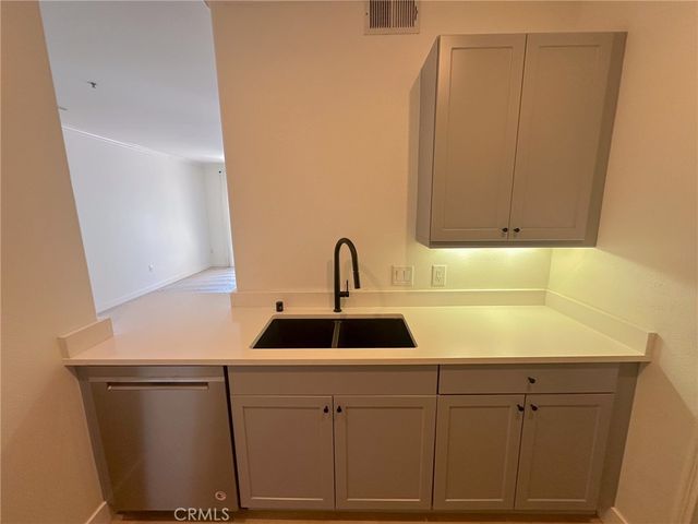 2414 Watermarke, Irvine, CA 92612