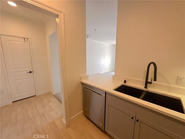 2414 Watermarke, Irvine, CA 92612