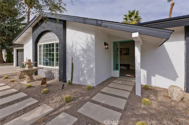 3180 E Escoba, Palm Springs, CA 92264