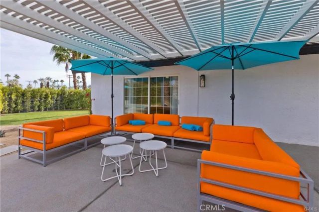 3180 E Escoba, Palm Springs, CA 92264