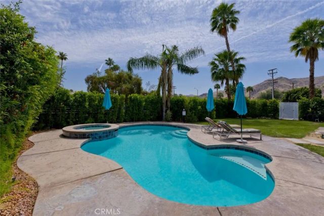 3180 E Escoba, Palm Springs, CA 92264