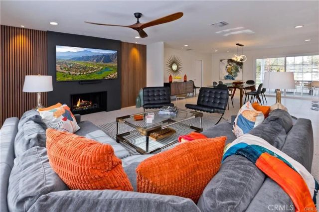 3180 E Escoba, Palm Springs, CA 92264