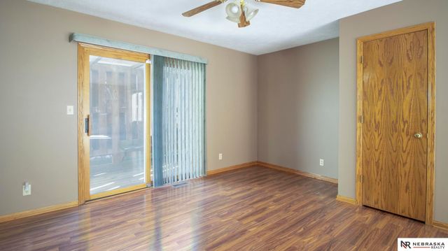 6042 Old Farm Circle, Lincoln, NE 68512