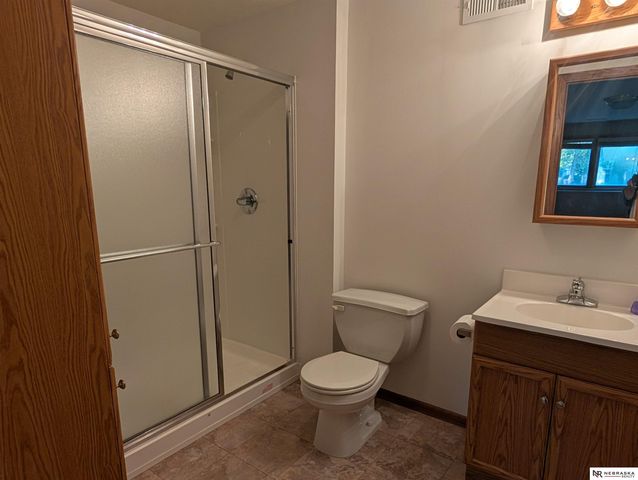 6042 Old Farm Circle, Lincoln, NE 68512