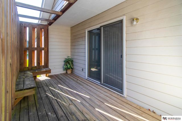 6042 Old Farm Circle, Lincoln, NE 68512