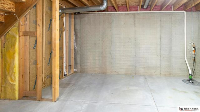 6042 Old Farm Circle, Lincoln, NE 68512